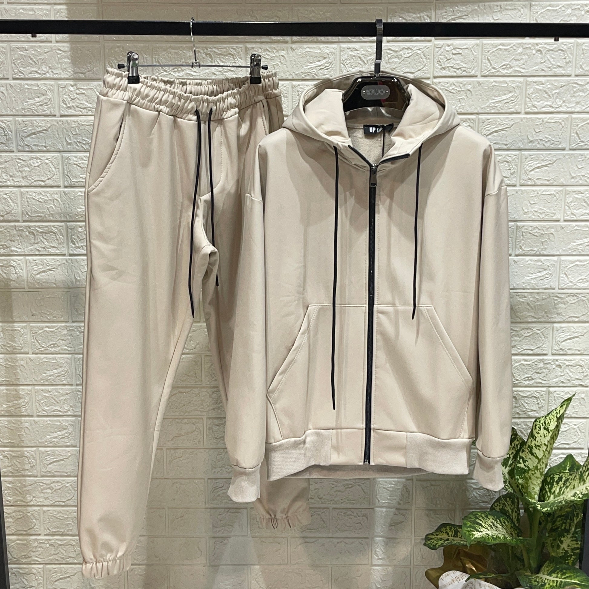 Two piece men beige