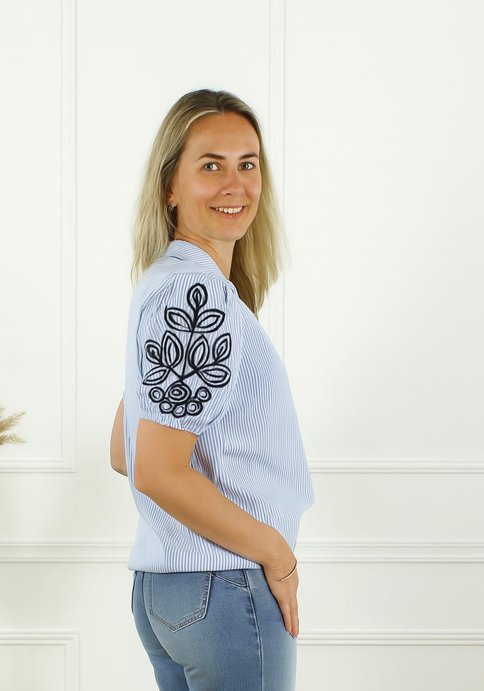 Blouse flower